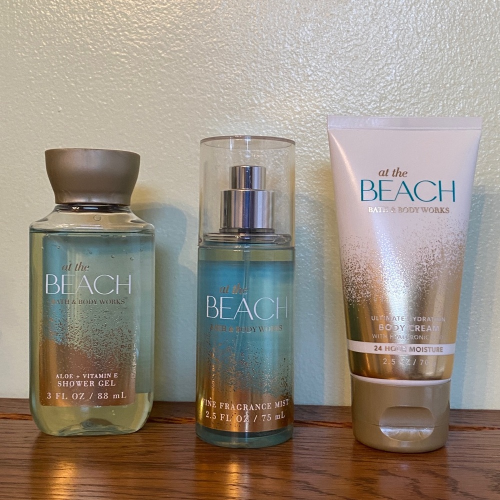 Bath & Body Works At The Beach Bath & Body Set - Aqua and Gold Travel Size - Picture 2 of 11